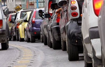 Το «διπλό χτύπημα» σε 465.000 οδηγούς – Τι αλλάζει με τα τέλη κυκλοφορίας