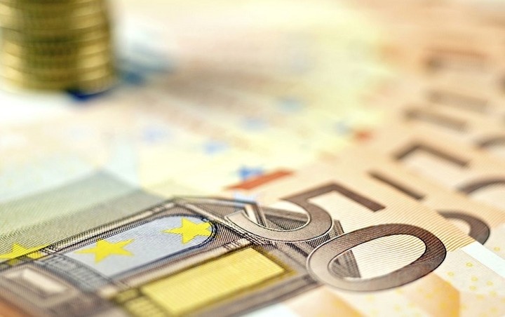 Νέες «βόμβες» στον Προϋπολογισμό για αγρότες, αυτοαπασχολούμενους, ναυτιλία