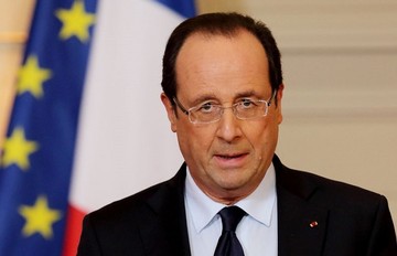 Ολάντ: «Η Γαλλία είναι σε πόλεμο»