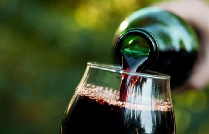 Μειώνεται στο μισό ο φόρος στο κρασί - Ποια κρασιά εξαιρούνται