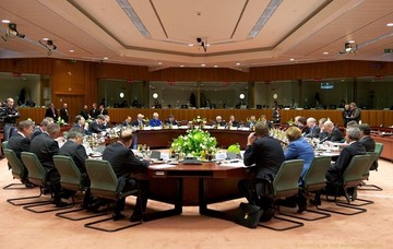 Eurogroup: Πράσινο «φως» για τη δόση των 2 δισ. -Ως 15/12 ψήφιση του 2ου πακέτου μετρων