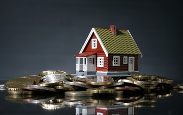 Συνεχίζουν την "κατρακύλα" οι τιμές των ακινήτων - Τι δείχνουν τα στοιχεία