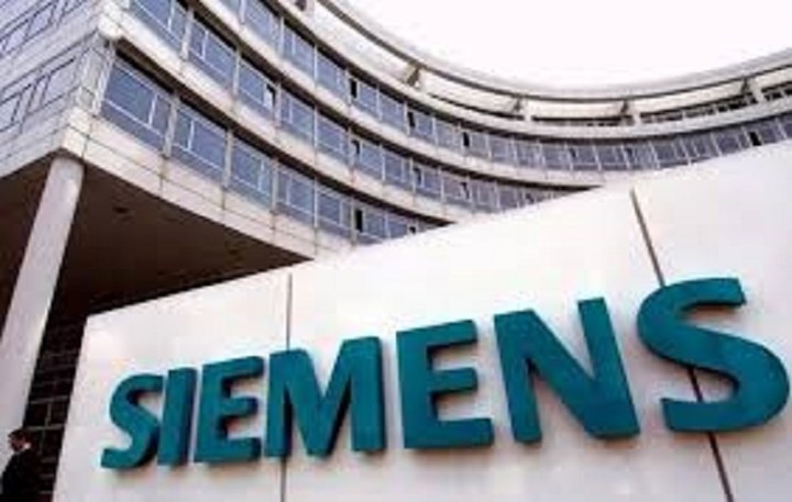 Η δίκη της Siemens αρχίζει με προβλήματα με το καλημέρα