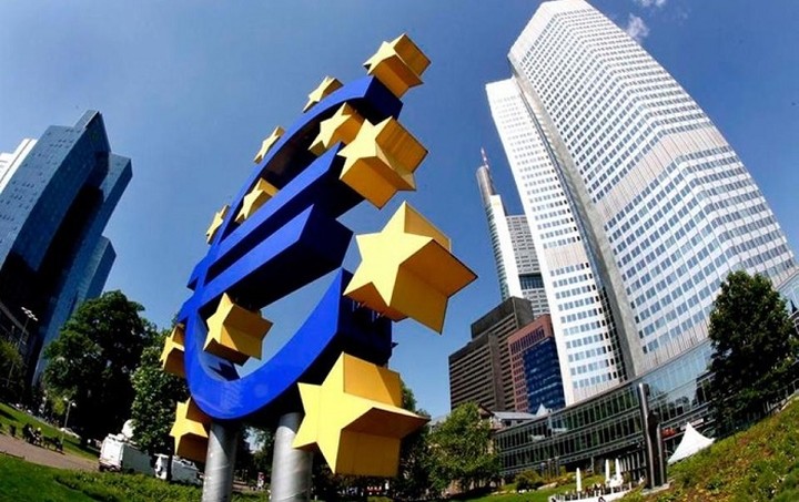Reuters: Έως το 2018 το QE της ΕΚΤ αν ενταχθεί το χρέος δήμων και περιφερειών