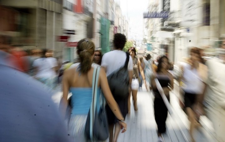 «Κατακερματισμένη» η εγχώρια αγορά καταστημάτων μικρής λιανικής