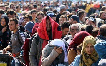 Η Ελλάδα ή λαμβάνει μέτρα για το προσφυγικό ή βγαίνει από τη Συνθήκη Σένγκεν