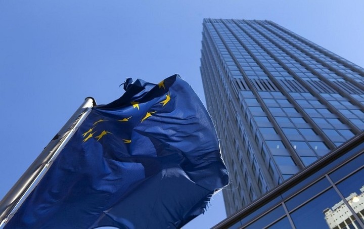 Η ΕΚΤ μείωσε το επιτόκιο αποδοχής καταθέσεων 