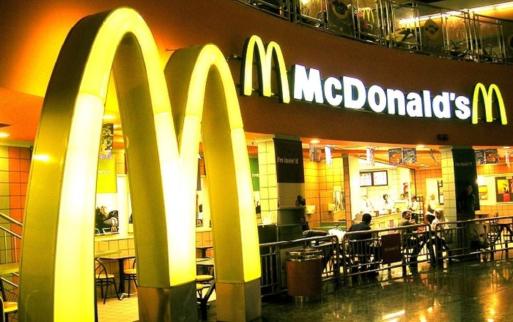 Η Κομισιόν βάζει στο «στόχαστρο» την McDonald's