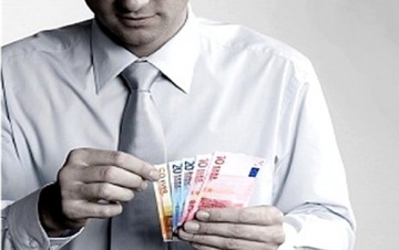 Φορολογική «ανάσα» για χιλιάδες ελεύθερους επαγγελματίες