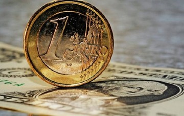 Συνάλλαγμα: Στα 1,10 δολάρια το ευρώ