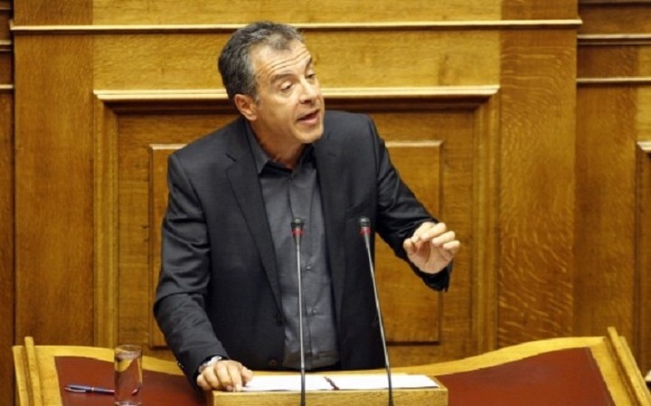 Θεοδωράκης: Ένας πρόχειρος νόμος που το 65% είναι ρουσφέτια και μπαλώματα