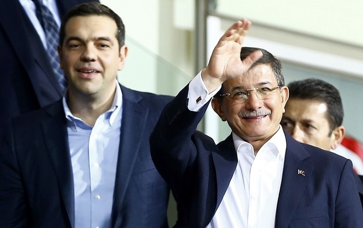 Τσίπρας - Νταβούτογλου: Ανάγκη συνεργασίας μεταξύ Ελλάδας και Τουρκίας