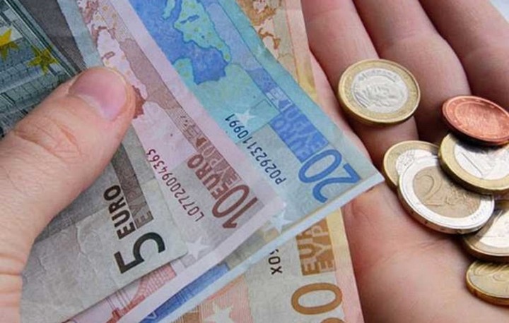 ΕΛΣΤΑΤ: Επιπλέον απώλειες 4,7 δισ. ευρώ είχαν τα νοικοκυριά το 2014