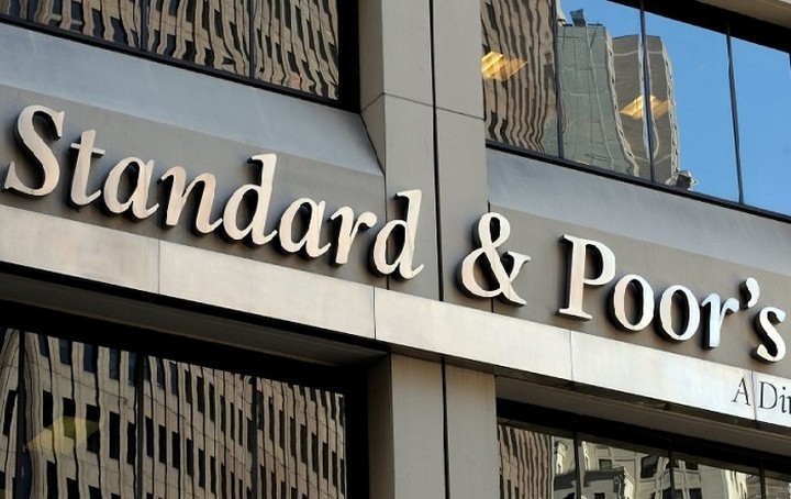 S&P: Νέος γύρος πολιτικής αστάθειας στην Ελλάδα στις αρχές του 2016