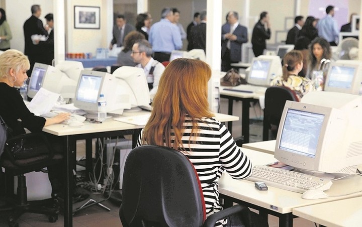 Πρωτοχρονιάτικη ΠΝΠ φέρνει τα πάνω κάτω σε συντάξεις και προσλήψεις 
