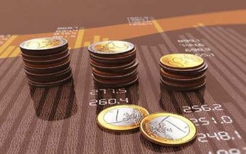 Έρχεται νέο «μαχαίρι» στα επιτόκια καταθέσεων