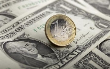 Συνάλλαγμα: Υποχώρηση 0,45% για το ευρώ