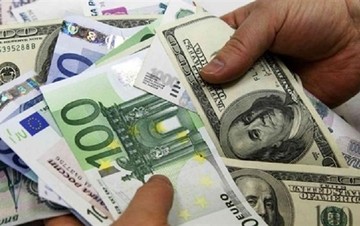 Συνάλλαγμα: Υποχώρηση του ευρώ έναντι του δολαρίου