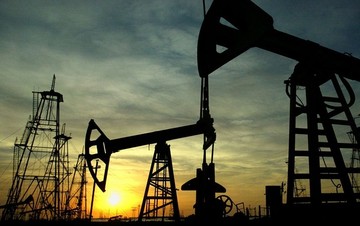 IEA: Ως τα τέλη του 2016 η υπερβάλλουσα προσφορά στην αγορά πετρελαίου 