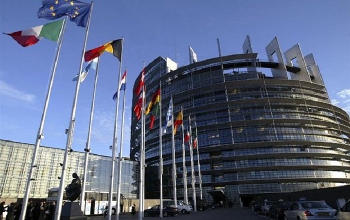 Κομισιόν: Πρώτα η αξιολόγηση και μετά η συζήτηση για το χρέος