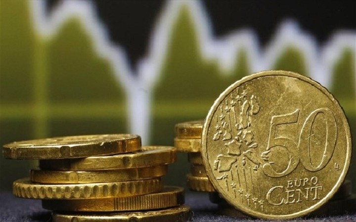 Σε ανοδική πορεία το ευρώ έναντι του δολαρίου λόγω ΕΚΤ