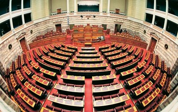 Βουλή: Δεν υπήρξε καμία διακριτική μεταχείριση από τη ΔΕΗ προς τη ΝΔ