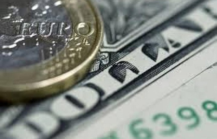 Έντονες διακυμάνσεις εμφανίζει σήμερα η ισοτιμία ευρώ - δολαρίου