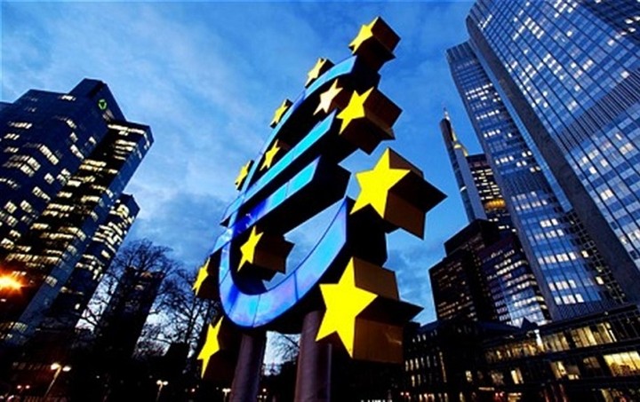 Eurostat: Στο 1,5% ο ετήσιος ρυθμός ανάπτυξης της Ευρωζώνης το 2015