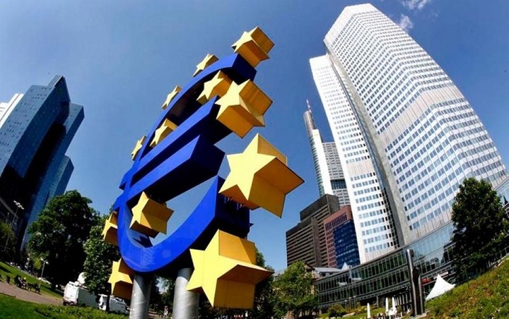 WSJ: Μοιρασμένο το ΔΣ της ΕΚΤ για ανάπτυξη - πληθωρισμό στην ευρωζώνη