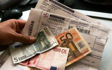 Επιστρέφεται σε 50.000 το ανταποδοτικό τέλος στους λογαριασμούς της ΔΕΗ