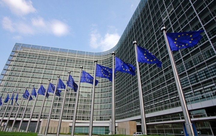 Κομισιόν: Εργαζόμαστε σκληρά για να αποφευχθούν οι μονομερείς ενέργειες