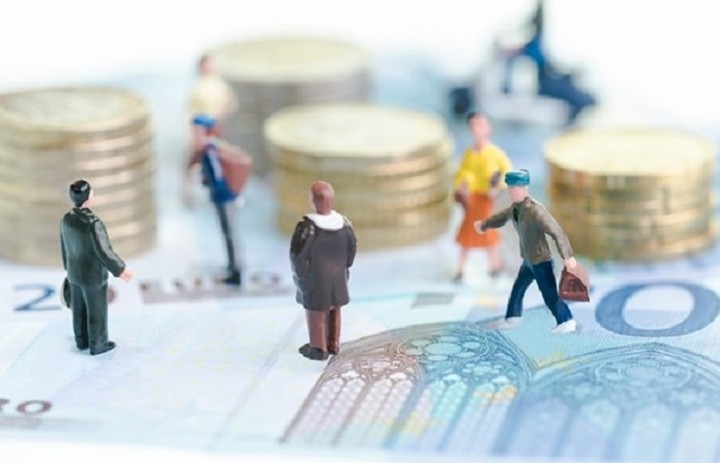 Στον «πάγο» 330.000 αιτήσεις για συντάξεις και εφάπαξ