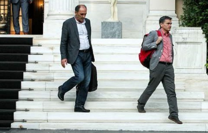 «Τσεκούρι» σε συντάξεις και επιπλέον φόροι -Παραδείγματα