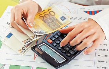 Πόσα θα πληρώσουμε επιπλέον με τη νέα εισφορά αλληλεγγύης – Πίνακες για όλα τα εισοδήματα