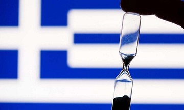Guardian: Το Grexit ψιθυρίζεται ξανά