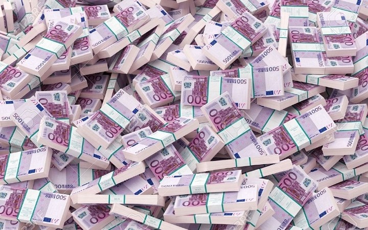  Η ΕΚΤ ανακοίνωσε ότι παύει την παραγωγή του χαρτονομίσματος 500 ευρω