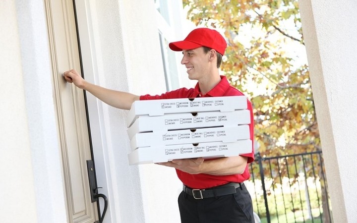 Η κρίση «κόβει» και το delivery