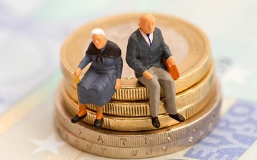 Δείτε πόσες συντάξεις τον χρόνο χάνουν οι δημόσιοι υπάλληλοι (πίνακας)