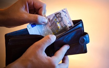 Τι γίνεται με το Ελάχιστο Εγγυημένο Εισόδημα