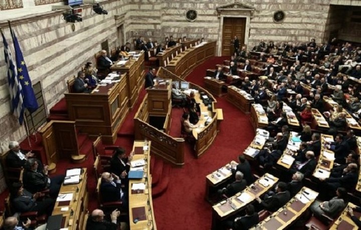 Πέρασε το πολυνομοσχέδιο με 153 «ναι»