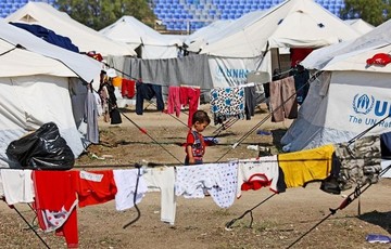 ΟΗΕ: Οι πρόσφυγες στην Ελλάδα ζούν στριμωγμένοι σε παραμελημένες αποθήκες