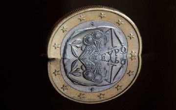Άνοδο καταγράφει το ευρώ