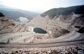 Επενδύσεις 2 δισ. ευρώ στον κλάδο της εξορυκτικής