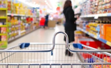 Πώς η αύξηση του ΦΠΑ στην Ελλάδα γεμίζει τα σουπερμαρκετ της Βουλγαρίας