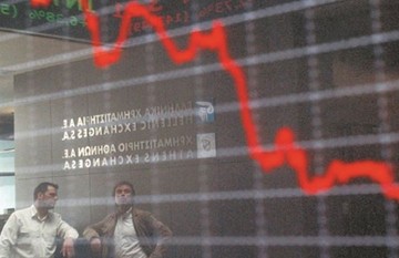 Σε ελεύθερη πτώση το Χρηματιστήριο Αθηνών με απώλειες άνω του 14%