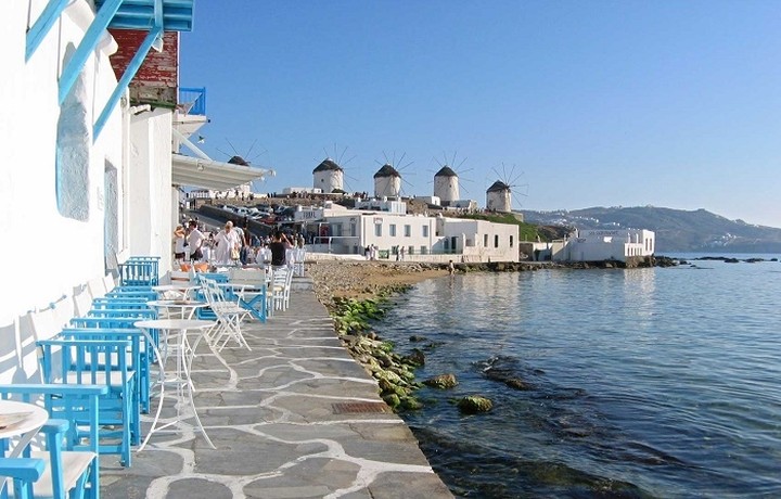 Η Μύκονος πρωταθλήτρια φοροδιαφυγής