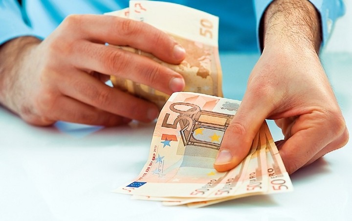 Πάνω από 8.000 αιτήσεις σε μία ημέρα για το Κοινωνικό Εισόδημα Αλληλεγγύης