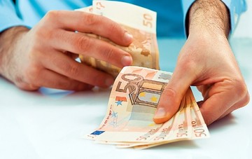 Πάνω από 8.000 αιτήσεις σε μία ημέρα για το Κοινωνικό Εισόδημα Αλληλεγγύης