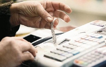 Υποχρεωτική η σύνδεση των ταμειακών μηχανών με το taxis 