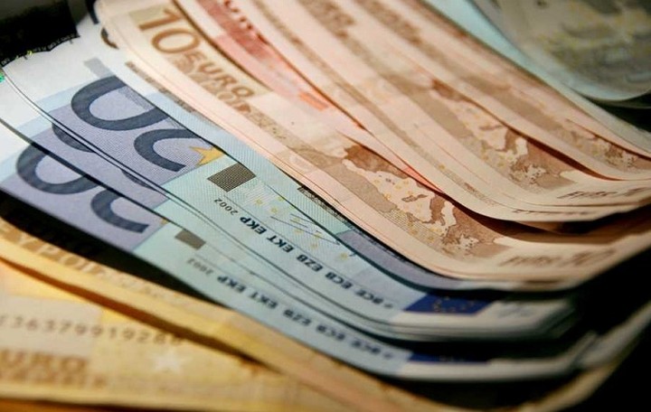 Πότε καταβάλλονται τα οικογενειακά επιδόματα